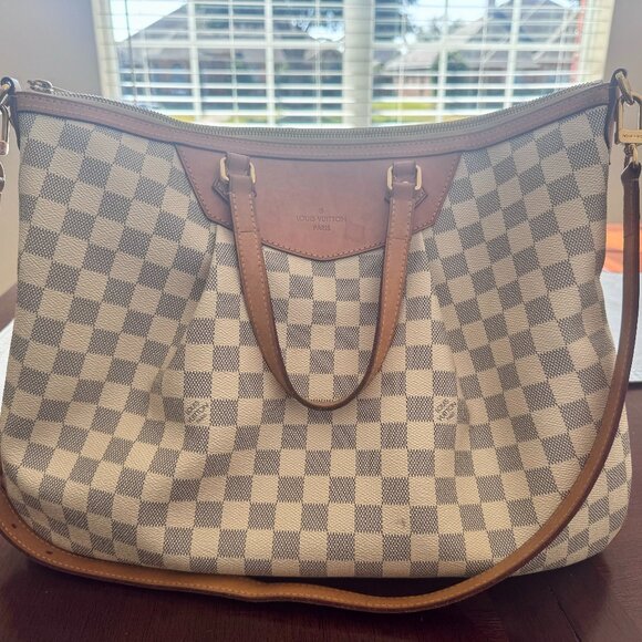 LV Purse & Wallet - Picture 1 of 5